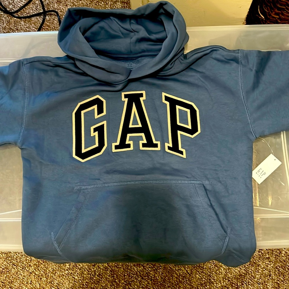 GAP sweater